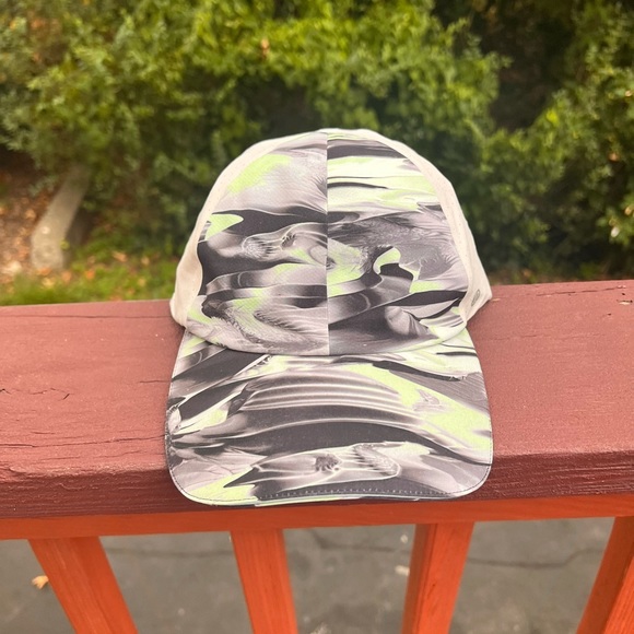 LULULEMON FAST AND FREE HAT - Picture 10 of 14